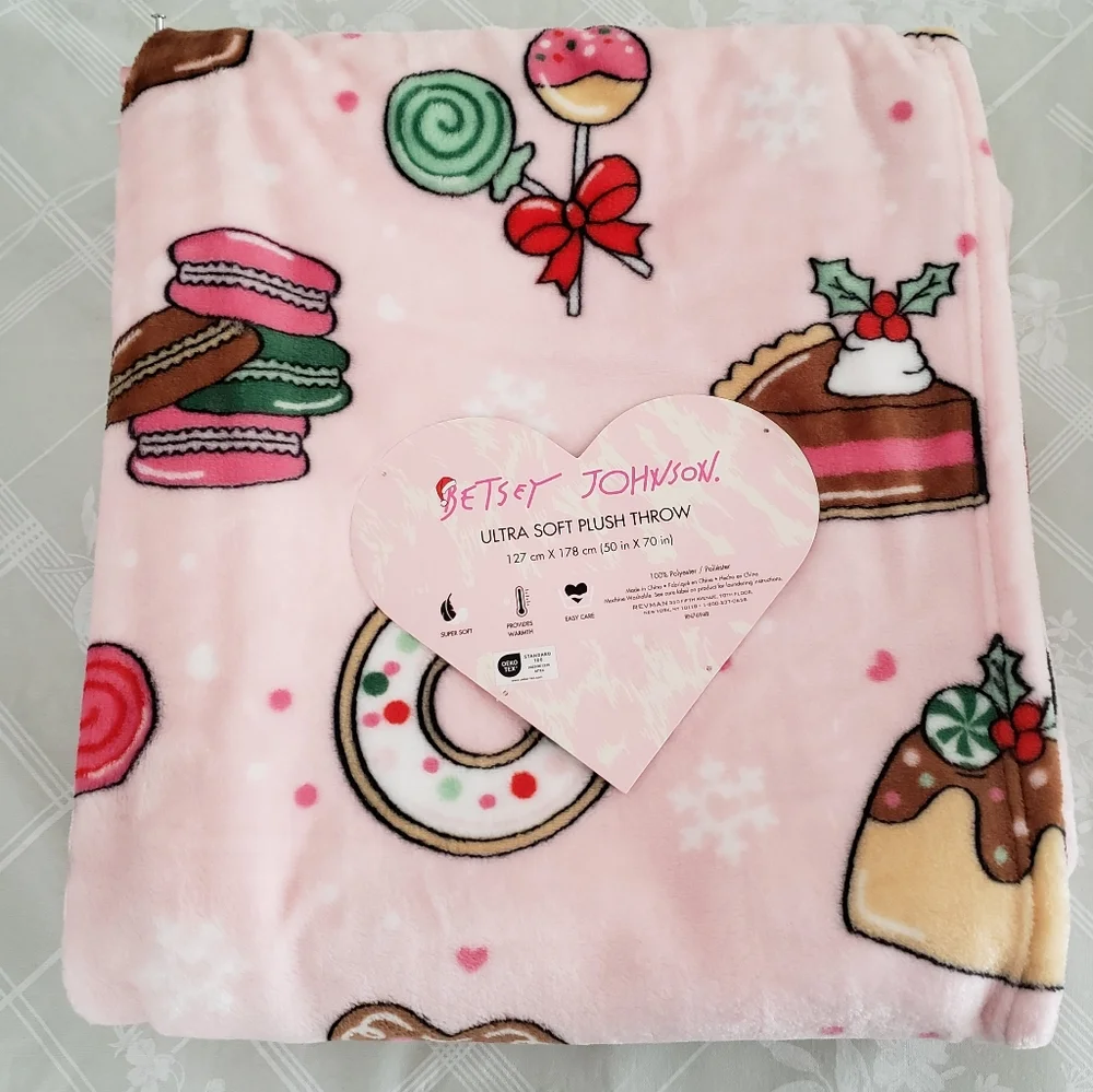 Betsey Johnson Holiday Treats Pink Plush Throw Blanket 50 x 70 NWT